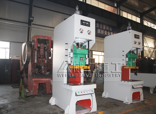 山東沖床廠家YWH21-100T液壓沖床實物